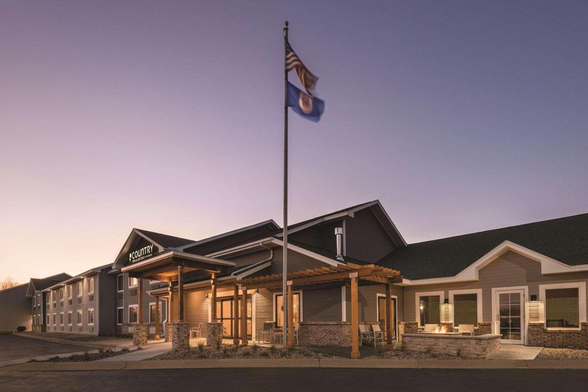 Country Inn & Suites By Radisson, Northfield, Mn Bagian luar foto